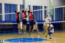 Студенческая волейбольная лига РТ открыта победой сборной КФУ.